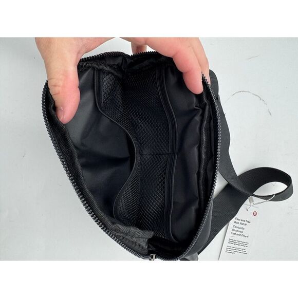 NWT Lululemon Women's Casual Belt Bag Nylon Black - Picture 6 of 7
